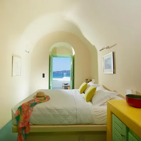 Caldera Beyond Hotel 2*
