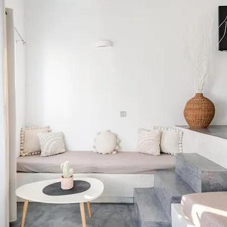 Apartment Euphoria & Deluxe Fira (Santorini)