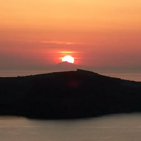 Holiday home Yposkafo - - Santorini
