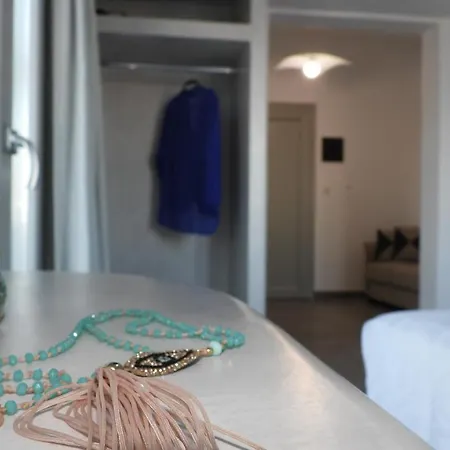 Niovi Guest house 2*