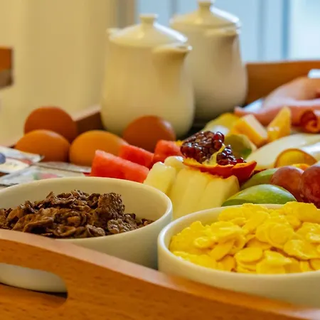Hotel Central Fira Suites