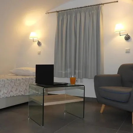 Niovi 2* Fira (Santorini)