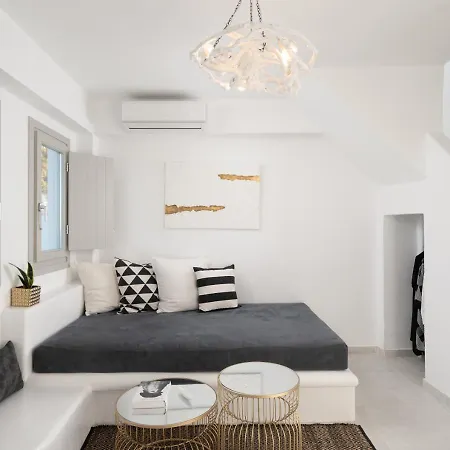 Canyon Santorini Apartment