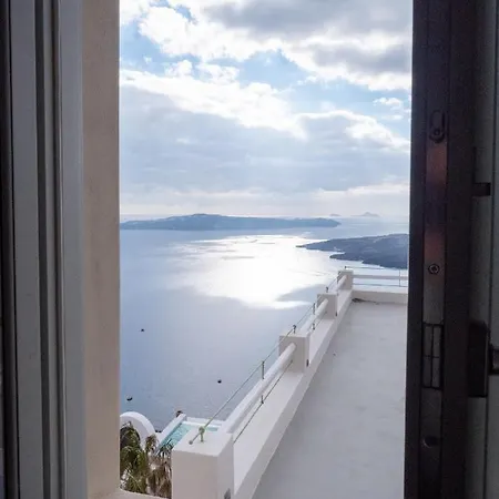 Caldera Cliff Illusion Aparthotel 3*