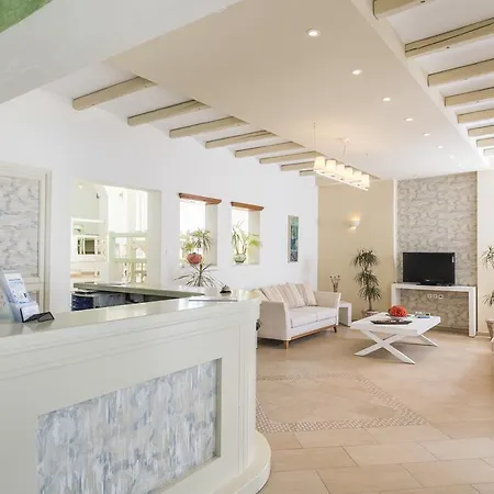 Hotel Nissos Thira