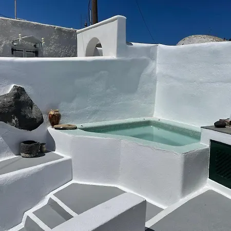 Villa Viletta Verte Fira (Santorini)