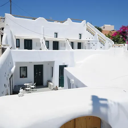 Aparthotel Manias Residences 3*