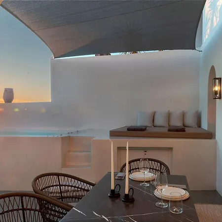 Villa Luxury Grand Santorini 3 Bedrooms Unforgettable Caldera Sea Views Outdoor Hot Tub Fira (Santorini)