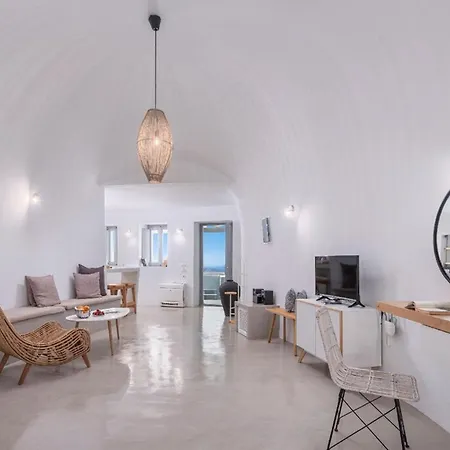 Hommage With Caldera View Hot Tub Apartment Fira (Santorini)