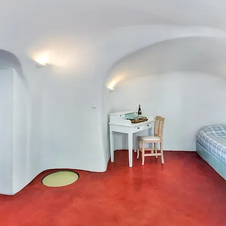 Anatoli & Fira (Santorini)
