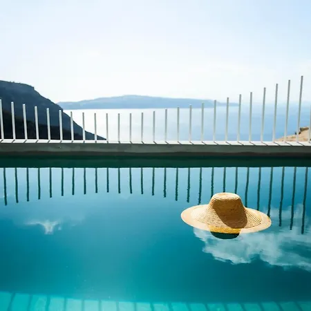 Lilium Santorini Hotel 5*