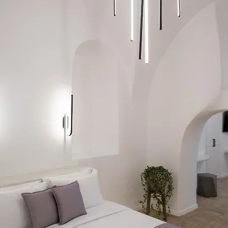 Asha Luxury Fira (Santorini)