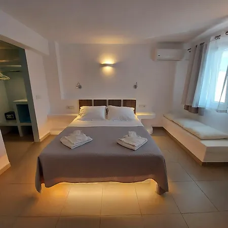 Ambience Fira (Santorini)