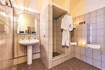 Grey Goose Emblematic Hotel