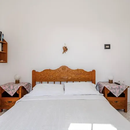 Pan Family House Fira (Santorini)