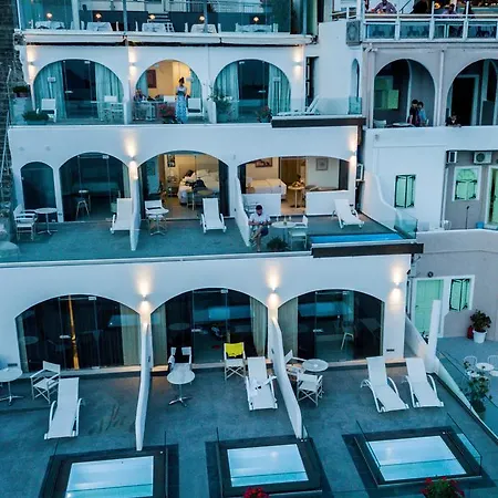 Kratiras View Luxury Fira (Santorini)