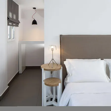 Loizos Stylish Residences Fira (Santorini)