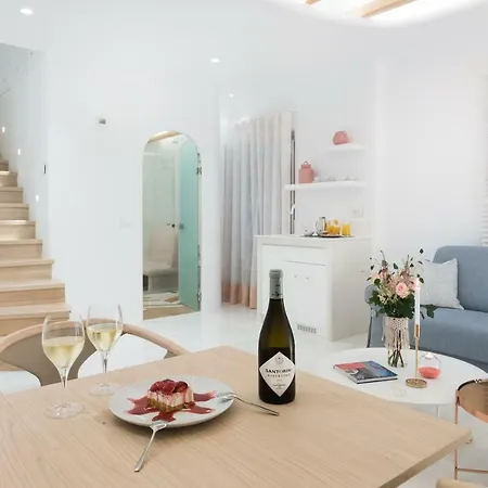 Villa Emfasis Luxury Fira (Santorini)