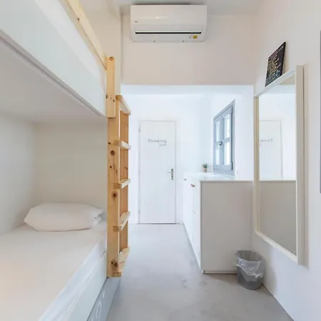 Albergue Bedspot Fira (Santorini)